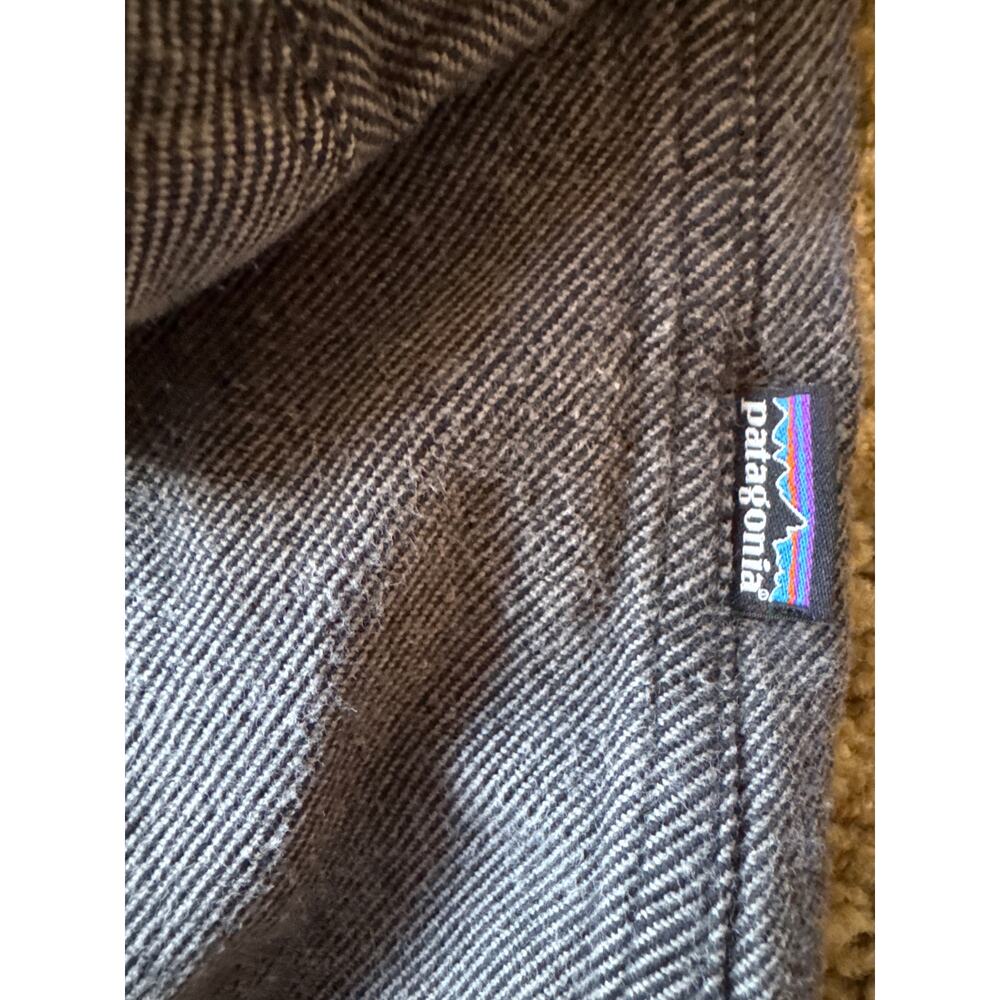 Patagonia Organic Cotton Black Gray Medium Flannel Button Up - Picture 3 of 8